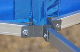 Verbindungselement aus hochelastischem Aluminium bei QUICKUPTENTs ALU-HEXAGON-Serie