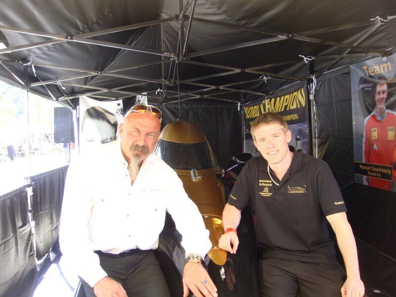 QUICKUPTENT-Geschäftsführer Elmar Geulen (alias Mr. Hayabusa) zu Gast bei Speedboot-Rennfahrer Stefan Hagin