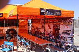 QUICKUPTENT-Werbeseitenwände in 3,0 m und 4,5 m Breite lieferbar