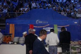 6x3m QUICKUPTENT mit Werbung auf dem Volant