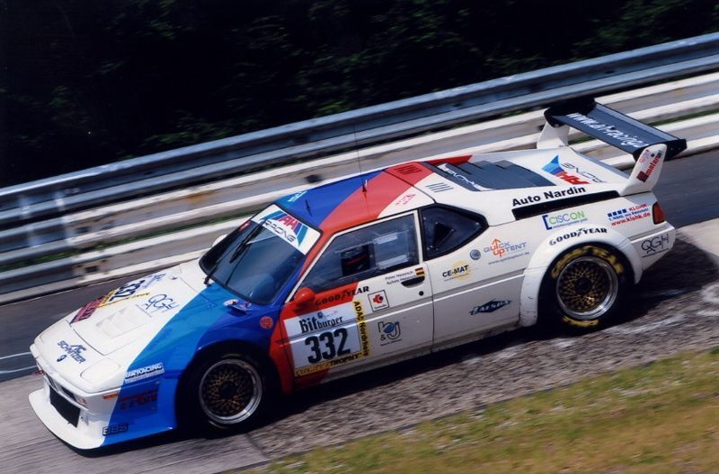 QUICKUPTENT-Logo auf der C-Säule