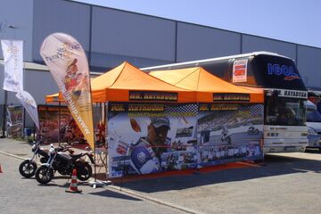 Ultimativer Blickfang - die QUICKUPTENT -Werbeseitenwand