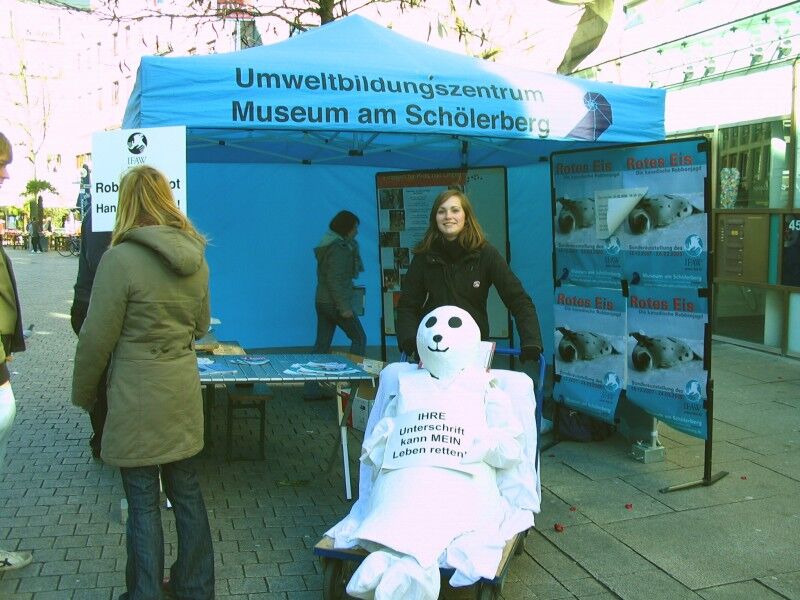 Siebdruck auf dem Volant eines 3x3m Promotions-Stands