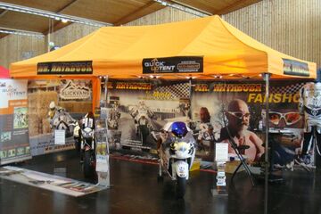 18qm Messestand - zwei Exponate