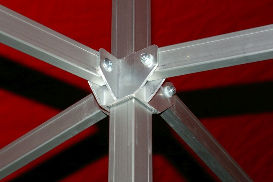 Kreuzgelenk an der Domstrebe des ALU-HEXAGON-Faltzelt-Rahmens