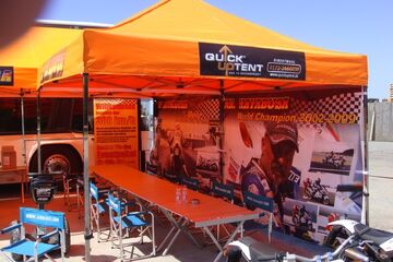 QUICKUPTENT-Werbeseitenwände in 3,0 m und 4,5 m Breite lieferbar