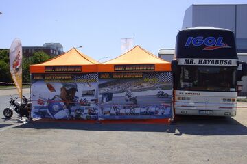 zwei mobile Messestände mit Digitaldruck als Seitenwand