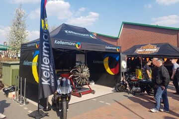 4,5x3m Promotion-Zelt mit Volant-, Seitenwand- & Dachschrägenbranding im 4c-Digitaldruck von QUICKUPTENT